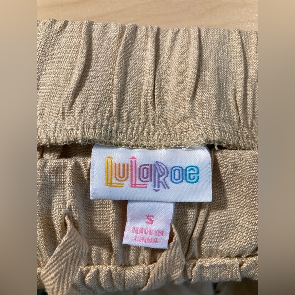 NWT LuLaRoe Jessica Tan Shorts in Beige Linen Fabric Size S - Picture 8 of 9